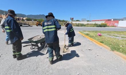 Rehabilita Javier Díaz vialidades en la colonia Lomas del Refugio