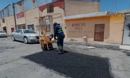 Rehabilitan vialidades en Saltillo