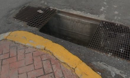 Rejilla es una trampa para peatones al sur de Saltillo