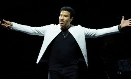 Lionel Richie es hospitalizado en terapia intensiva tras concierto en St. Louis