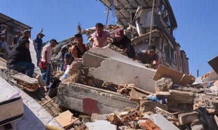 Colombia declara tres días de duelo nacional por tragedia tras devastador terremoto de 7.4