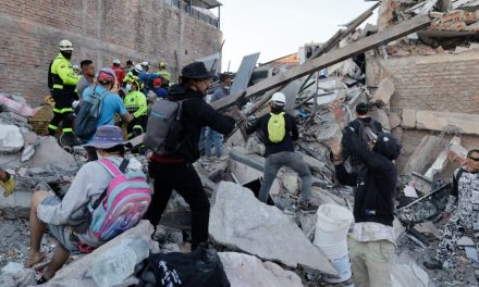Asciende a 224 la cifra de muertos por el sismo en Colombia