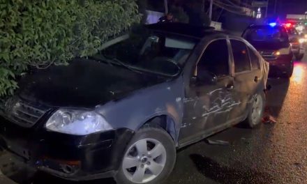 Tráiler provoca accidente y huye del lugar al sur de Saltillo