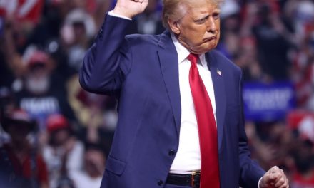 Trump presiona a Sheinbaum para frenar migración de mexicanos hacia EE. UU.