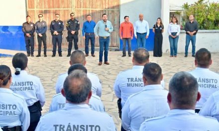 Carlos Villarreal refuerza preparación de policías para fortalecer la seguridad