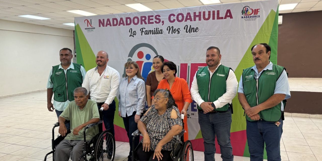 Entrega DIF apoyos casa por casa en la región Centro