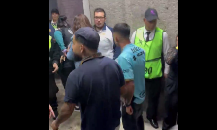 Aficionado de Pumas golpea a trabajador durante partido ante América