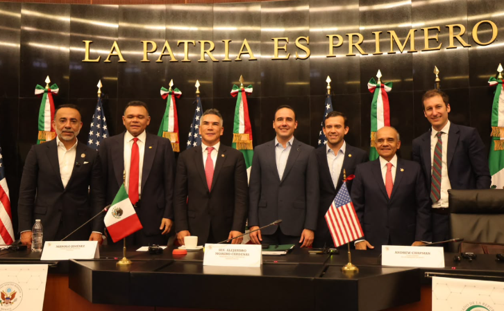 Presenta gobernador Modelo Coahuila en el Senado de la República