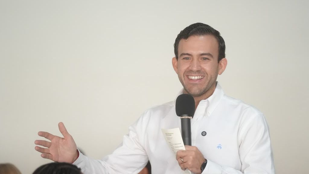 Gabriel Elizondo impulsa propuestas en favor de las mujeres y las familias