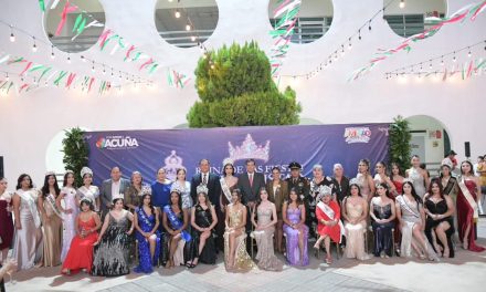 Coronan a la Reina de las Fiestas de la Amistad en la Feria de Acuña