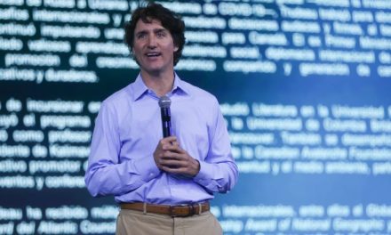 Trudeau pide a México y Canadá trabajar juntos en revisión del T-MEC