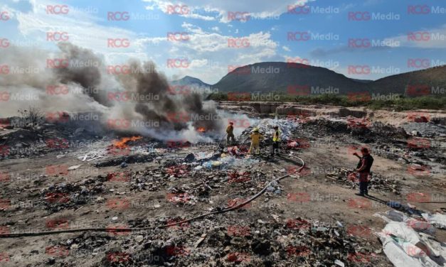 Bomberos controlan incendio presuntamente provocado en predio de Vito Alessio Robles