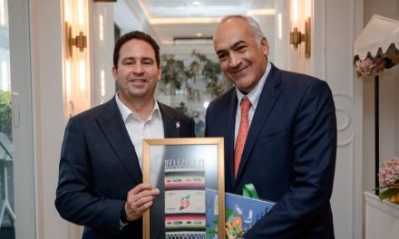 Se reúne Javier Díaz con directivo del Banco de Desarrollo de América del Norte