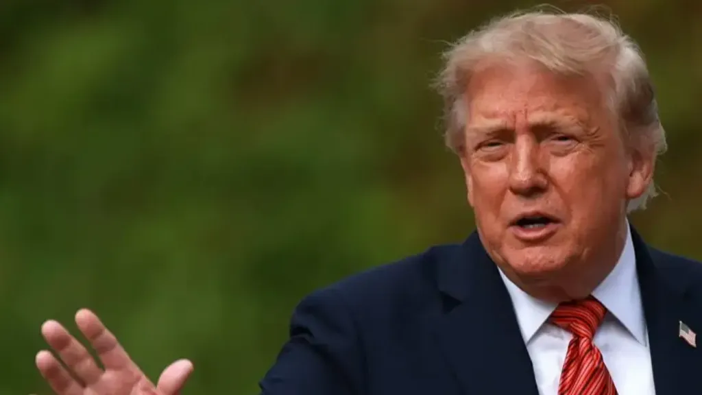 Donald Trump desestima riesgos de la inteligencia artificial