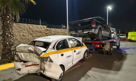 Camioneta sufre aparatoso accidente este viernes por la mañana  en Saltillo