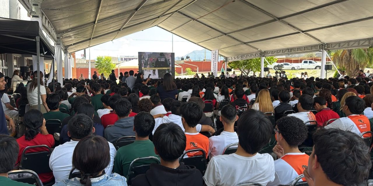 Visita alcalde de Saltillo el CECYTEC Saltillo