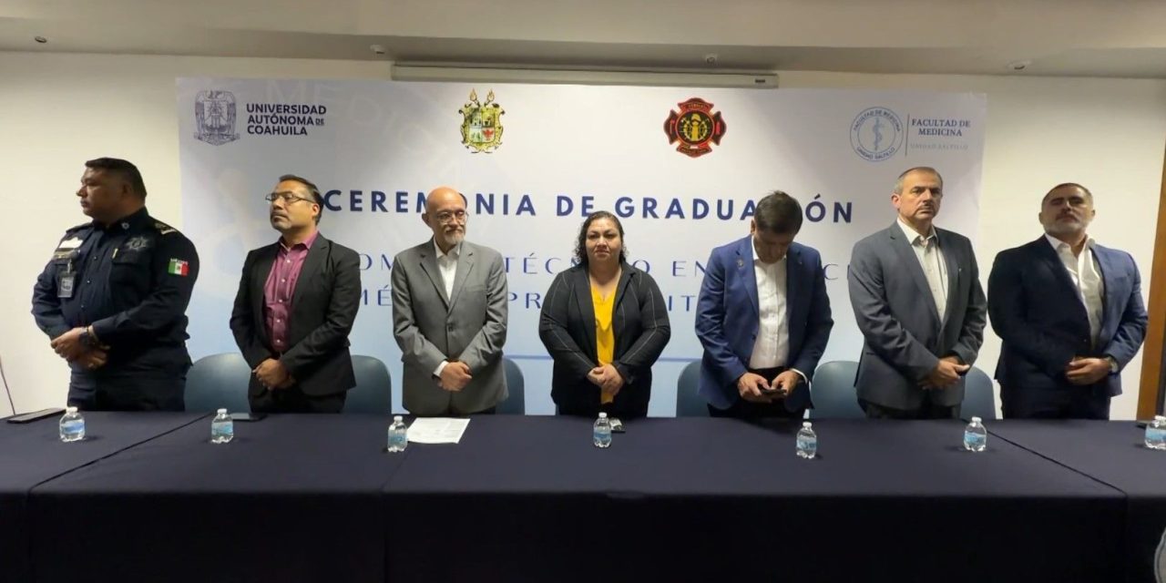Capacitan a bomberos de Saltillo