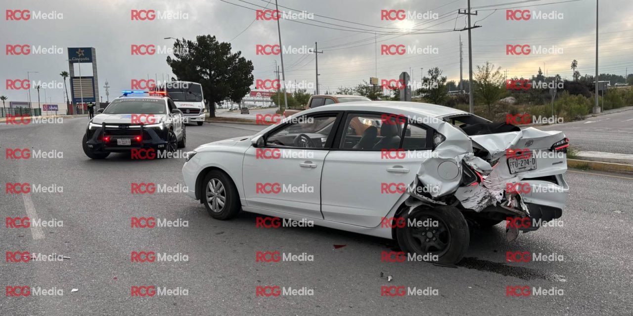 Se registra aparatoso accidente al sur de Saltillo