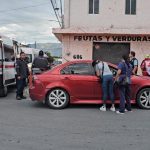 Choque entre automóvil y transporte deja tres lesionados en Bellavista