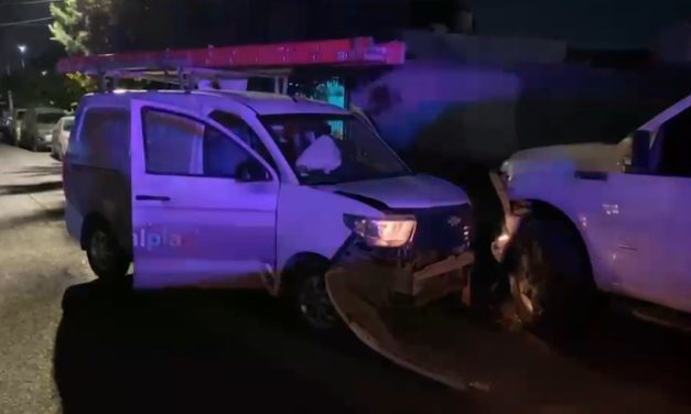 Conductor en estado de ebriedad choca contra camioneta estacionada en Saltillo