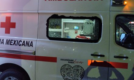 Atacan ambulancia de la Cruz Roja mientras trasladaba paciente a un hospital en Saltillo