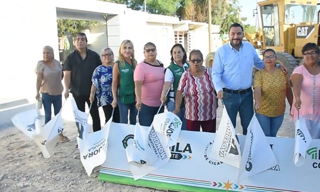 Da banderazo Carlos Villarreal a pavimentación en colonia Otilio Montaño de Monclova