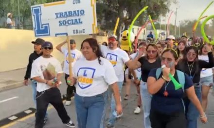 Dan la bienvenida a nuevos lobos