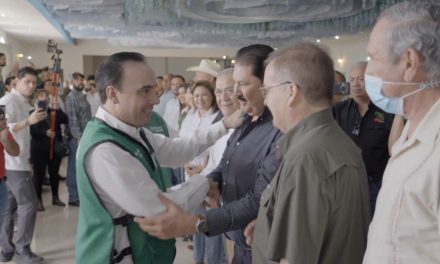 Detona el gobernador entrega de 1150 escrituras en todas las regiones
