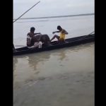 Pescadores rescatan a un bebé elefante arrastrado por la corriente de un río en la India y logran reunirlo con su madre