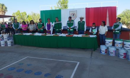 Alcalde de Ramos Arizpe entrega paquetes escolares a 21 mil alumnos de nivel básico