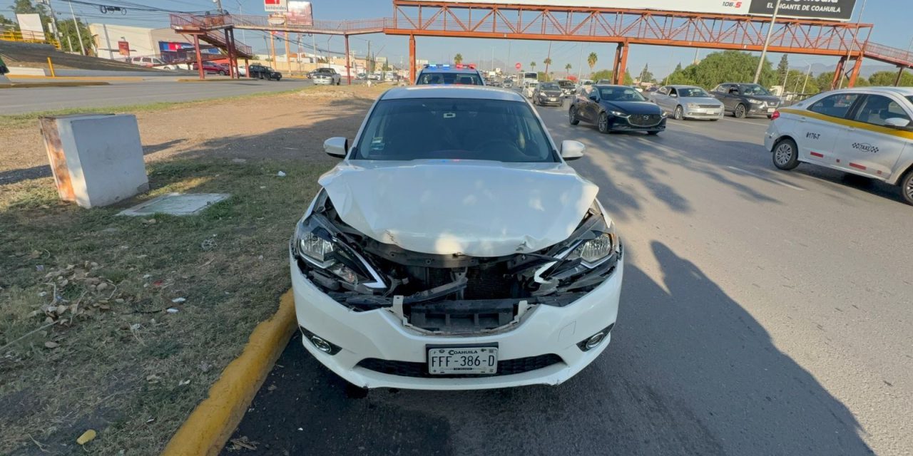 Se accidentan por alcance en Fundadores