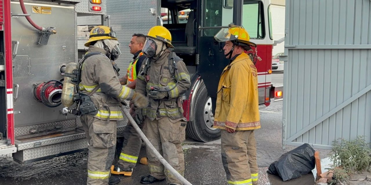Se incendia empresa de plástico en LEA y Blvd Las Torres