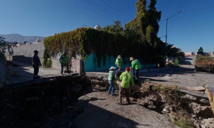 Interviene el gobierno municipal el puente peatonal en Las Teresitas