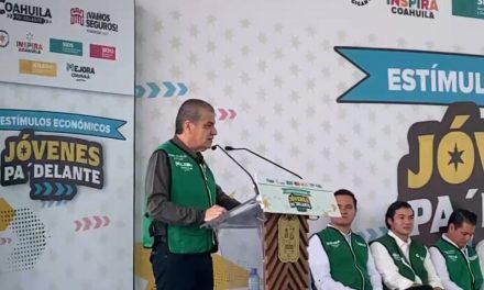 Jóvenes Pa´delante entrega en Torreón mil 400 apoyos económicos