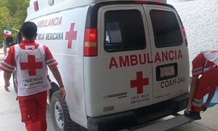 Joven pierde control de su cuatrimoto y termina volcado en Parras de la Fuente