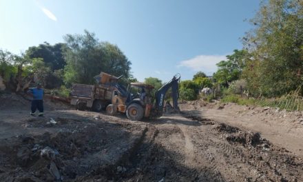 Lleva Javier Díaz limpieza y desazolve de arroyos al sur de Saltillo