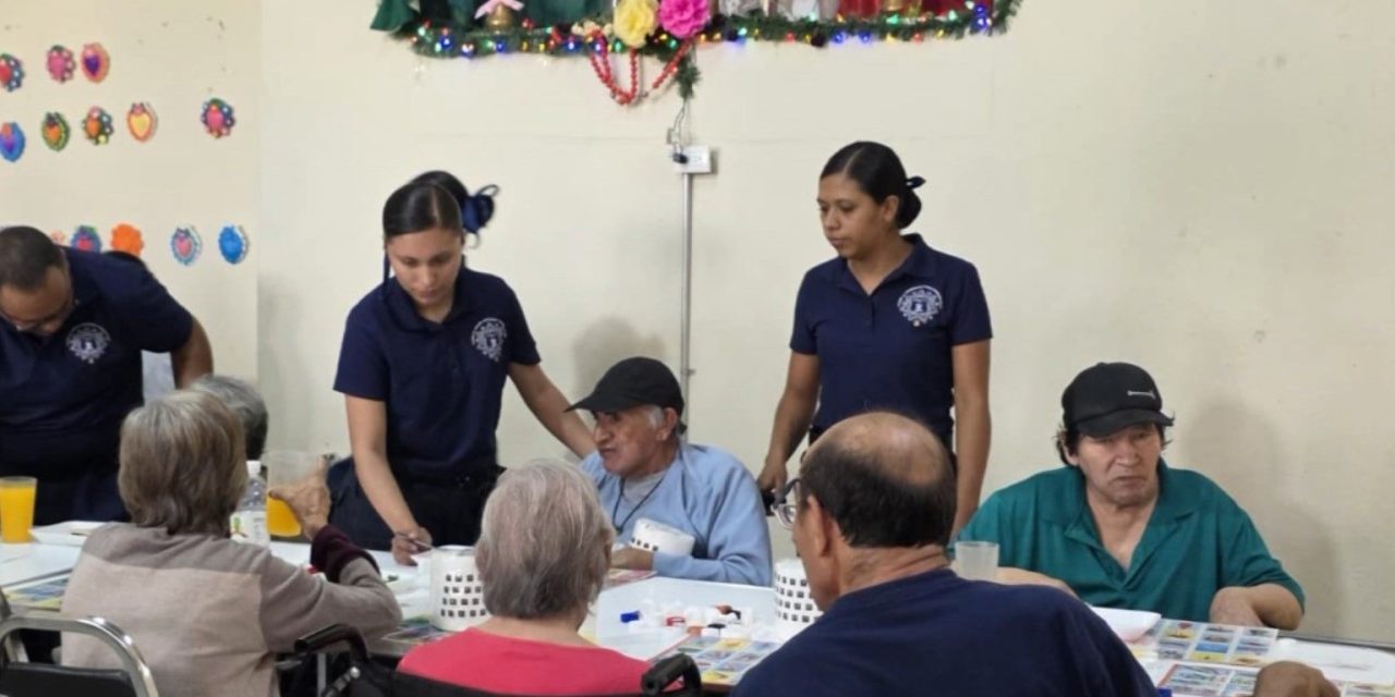 Llevan cadetes de la Comisaría de Seguridad alegría a adultos mayores en asilo