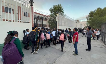 Maestros y alumnos de la secundaria Margarita Maza de Juárez recuerdan a Ian Gael tras morir en un accidente