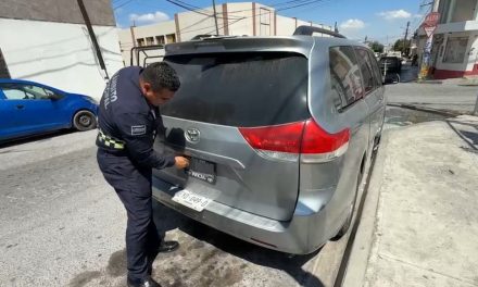 Multas por ignorar señales complican estacionamiento en el centro de Saltillo