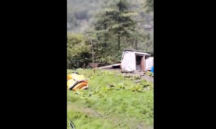 Colapsa montaña en Nepal tras derrumbe (video)