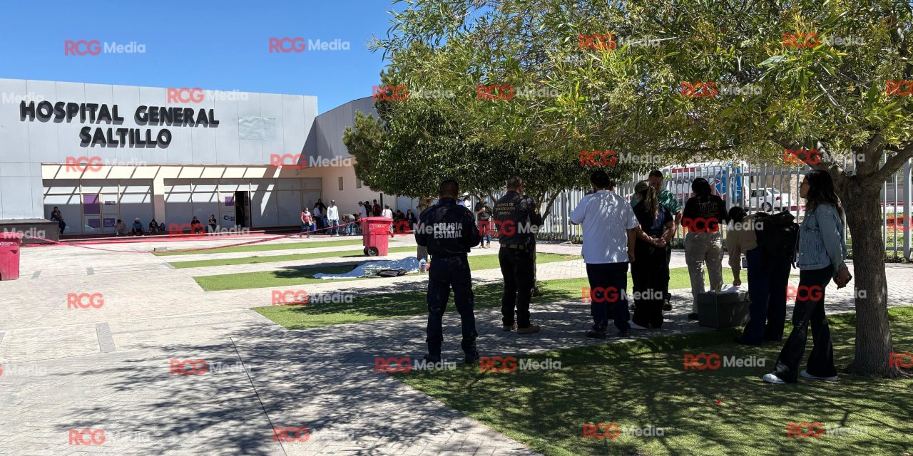 Muere persona en explanada del Hospital General de Saltillo