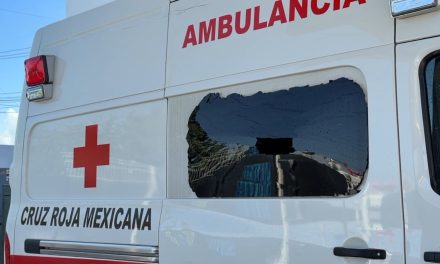Pide Cruz Roja respeto tras daños a una ambulancia