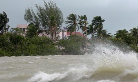 Huracán Polo alcanza la categoría 5 en el Pacífico e impone máxima alerta por lluvias y oleaje en el occidente de México