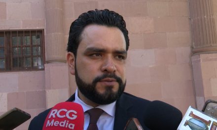 Promueve diputado Alberto Hurtado becas para universitarios