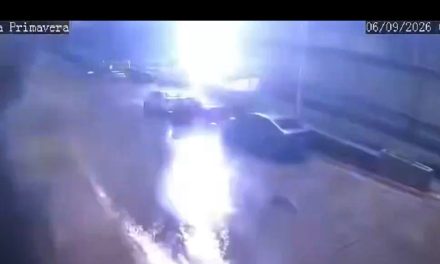 Así fue la impresionante caída de un rayo en Tlaquepaque, Jalisco