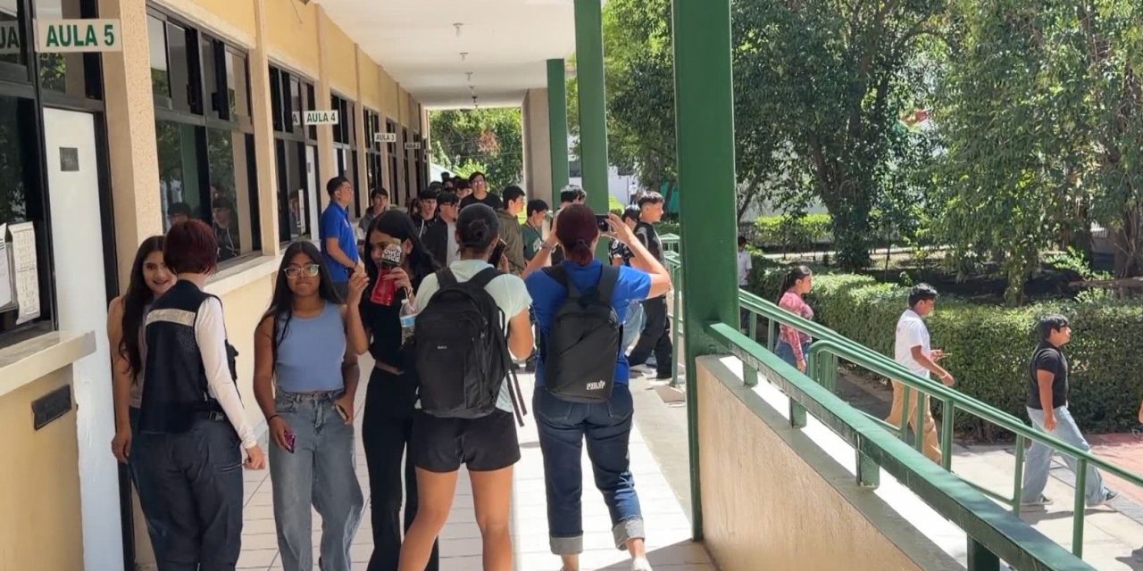 Realizan simulacro para reforzar protocolos de evacuación en UAdeC