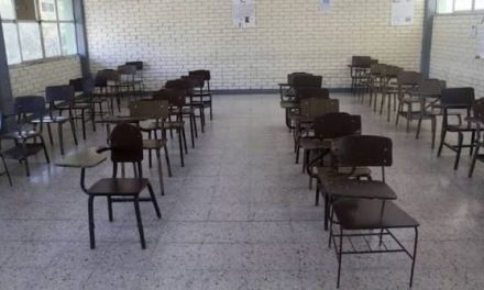 Falta de agua pega a primaria de Saltillo 2000