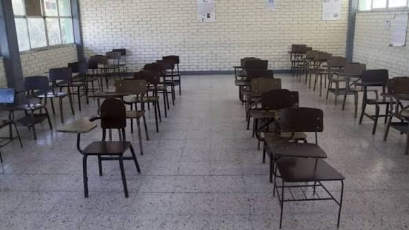 Falta de agua pega a primaria de Saltillo 2000