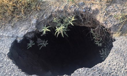 Se hizo un socavón en la calle Tezcatlipoca, al norte de Saltillo
