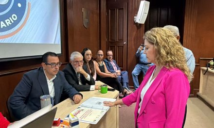 Se registra Silvia Marisol Díaz para buscar la dirección de la Facultad de Jurisprudencia